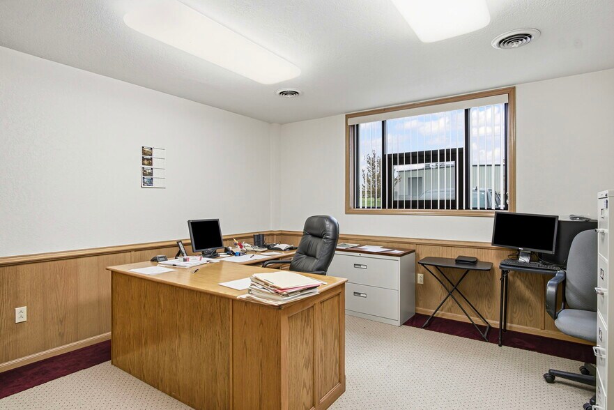 More Photos Of 8007 Industrial Park Ln, Atchison Industrial For Sale