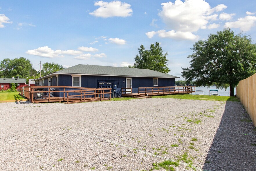 More Photos Of 4998 Main Ext, Long Lake Hospitality For Sale
