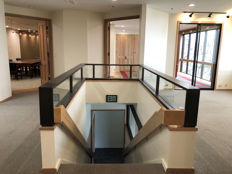 More Photos Of 2107 Livingston St, Oakland Warehouse For Lease