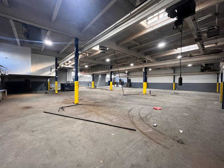 More Photos Of 945-975 Close Ave, Bronx Distribution For Lease