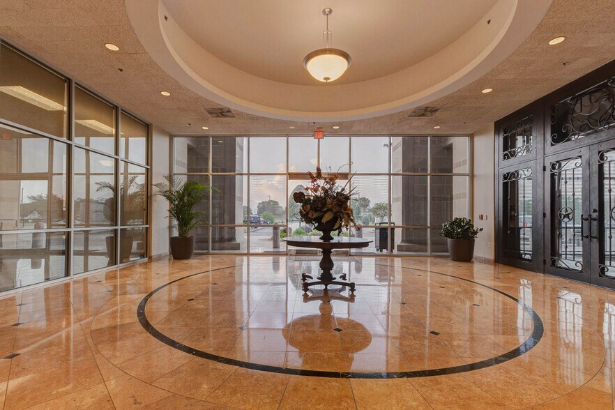 More Photos Of 4949 Fairmont Pky, Pasadena Office For Lease