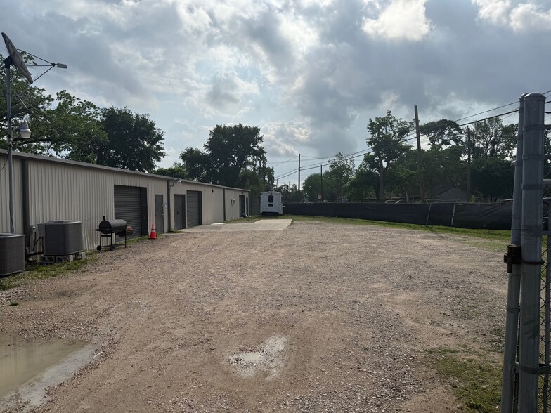 More Photos Of 6406 Stuebner Airline Rd, Houston Warehouse For Sale