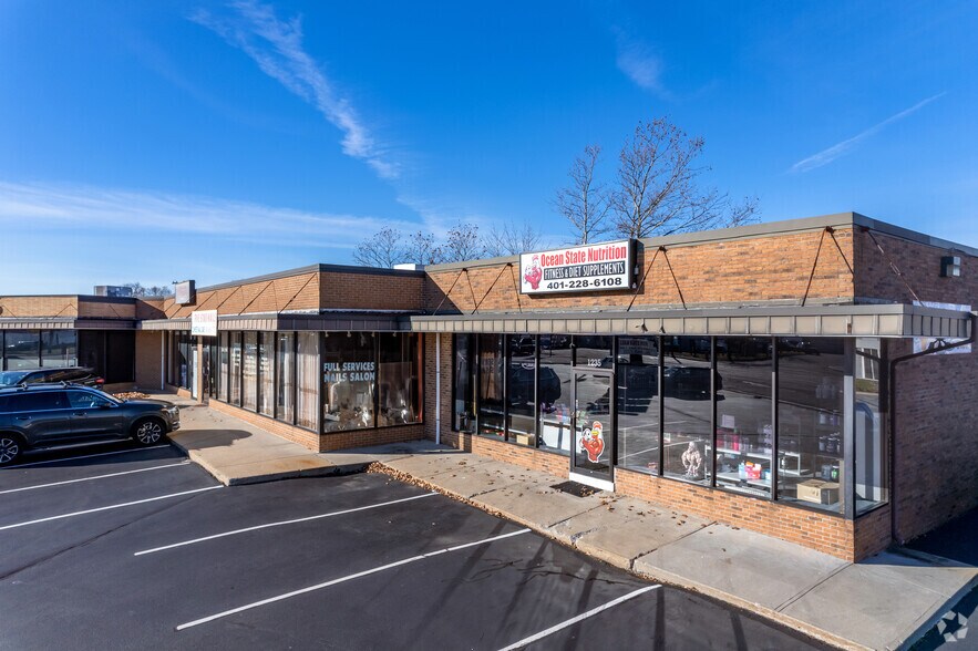 More Photos Of 1235 Oaklawn Ave, Cranston Storefront Retail Office For Lease