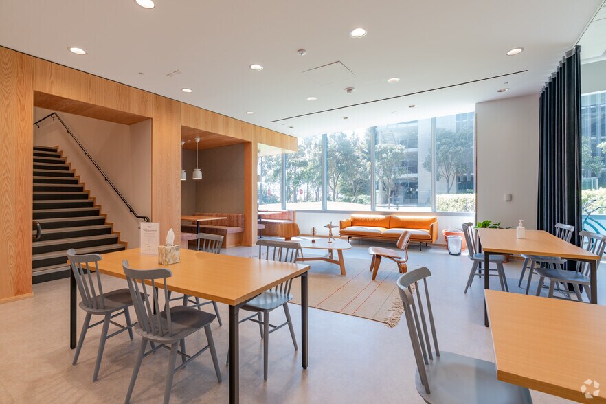 More Photos Of 611 Gateway Blvd, South San Francisco Coworking Space