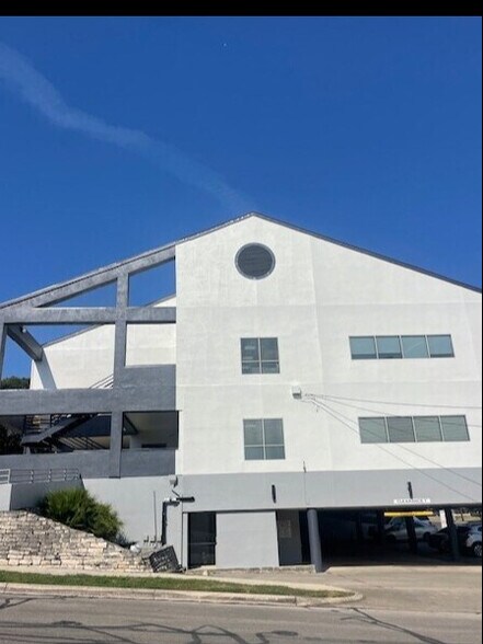 More Photos Of 12501 Judson Rd, San Antonio Medical For Lease