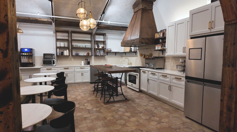 More Photos Of 617 S Air Depot Blvd, Midwest City Restaurant For Sale