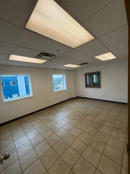 More Photos Of 8800 Venture Ave SE, Calgary Warehouse For Lease