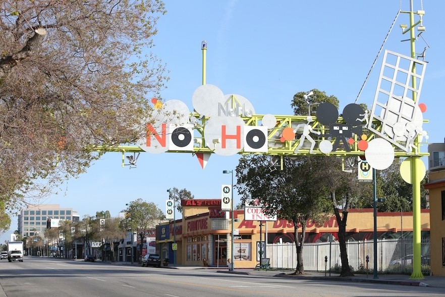 More Photos Of 4900 Lankershim Blvd, North Hollywood Freestanding For Sale