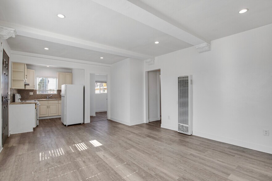 More Photos Of 520 W 82nd St, Los Angeles Apartments For Sale