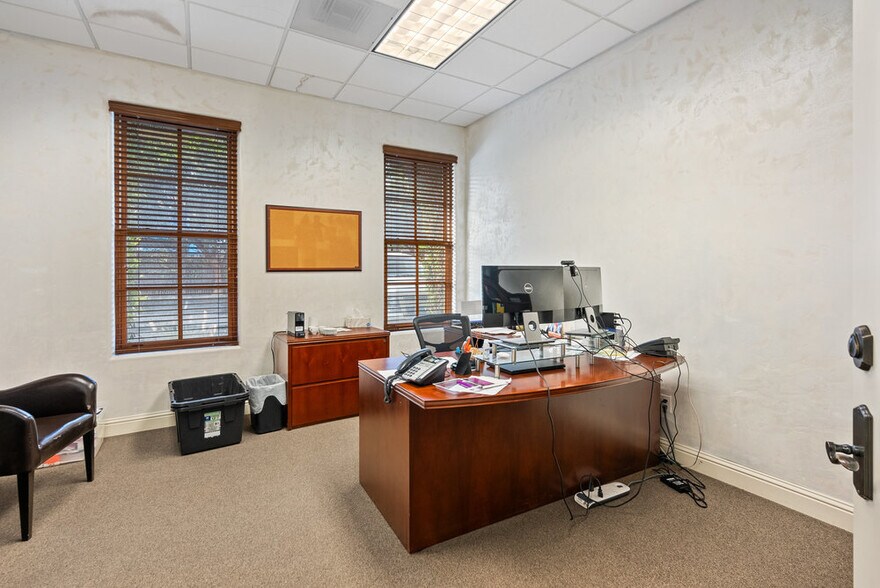 More Photos Of 829 San Benito St, Hollister Office For Sale