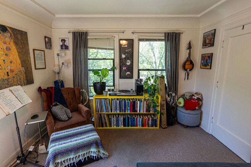 More Photos Of 1003 N 1st St, Renton Apartments For Sale