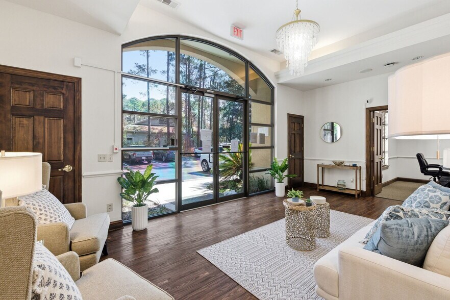 More Photos Of 70 N Main St, Hilton Head Island Office For Sale