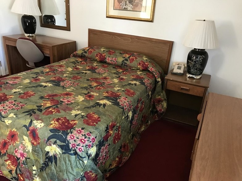 More Photos Of 1043 US Highway 206, Bordentown Hotel For Sale