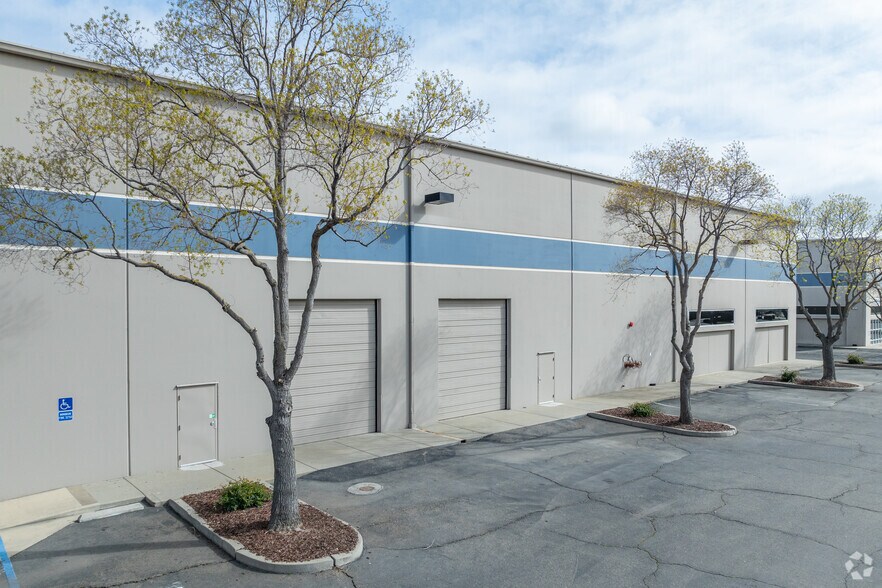 More Photos Of 6251 Florin Perkins Rd, Sacramento Warehouse For Lease