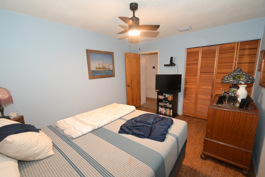 More Photos Of 2101 S Goldenrod Rd, Orlando Storefront For Sale