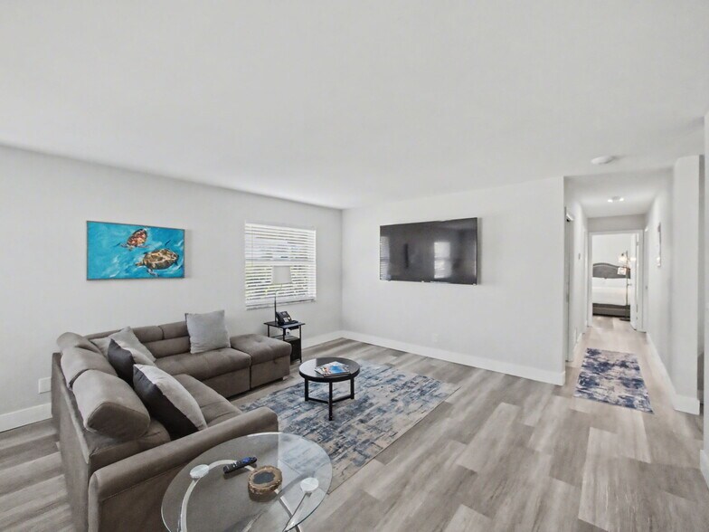 More Photos Of 112 Claremont Ln, Palm Beach Shores Apartments For Sale