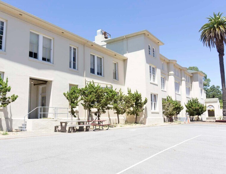 More Photos Of 1 Saint Vincents Dr, San Rafael Schools For Lease