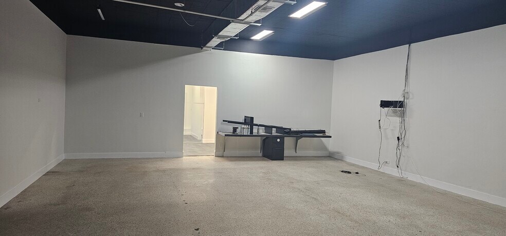 More Photos Of 1411 N Dixie Hwy, Lake Worth Freestanding For Lease
