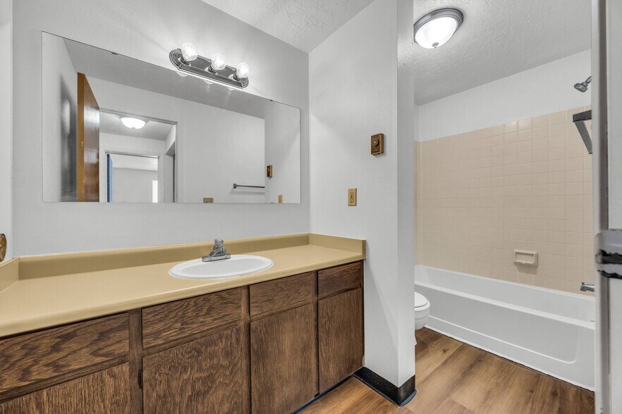 More Photos Of 370 Aria Blvd, Wendover Apartments For Sale