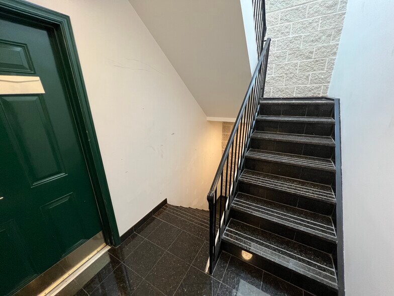 More Photos Of 97 Victory Blvd, Staten Island Apartments For Sale