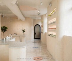 More Photos Of 652 Queen St W, Toronto Storefront Retail Residential For Lease