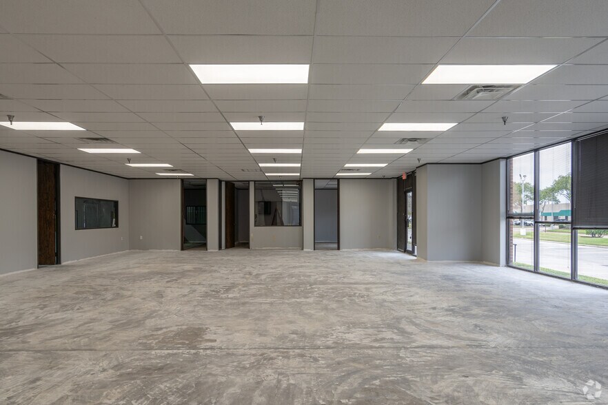 More Photos Of 15603 W Hardy Rd, Houston Unknown For Lease