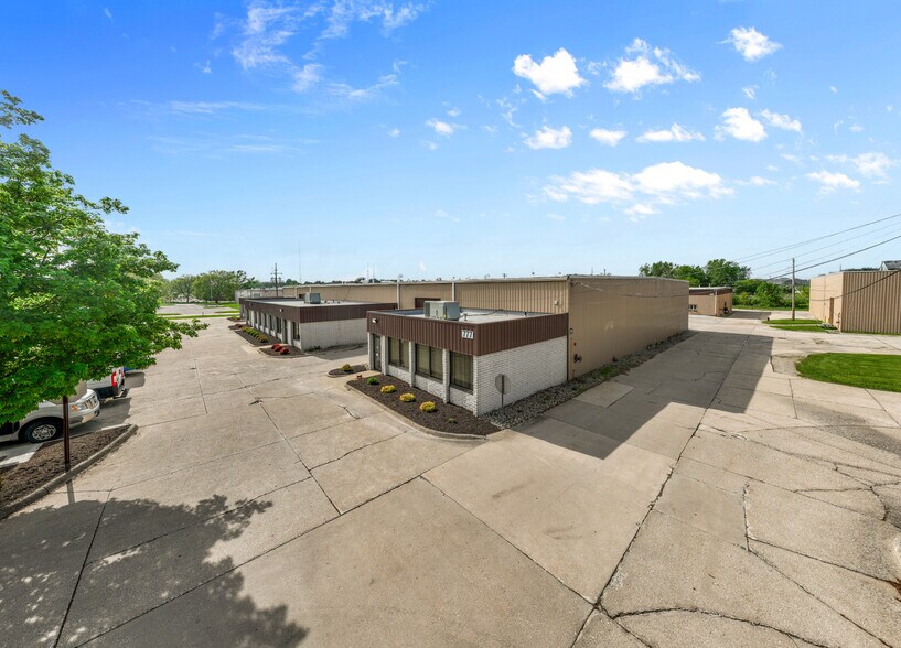 More Photos Of 775 W Smith Rd, Medina Industrial For Sale