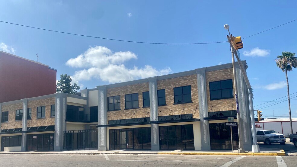 More Photos Of 119-121 W Van Buren Ave, Harlingen Office For Lease