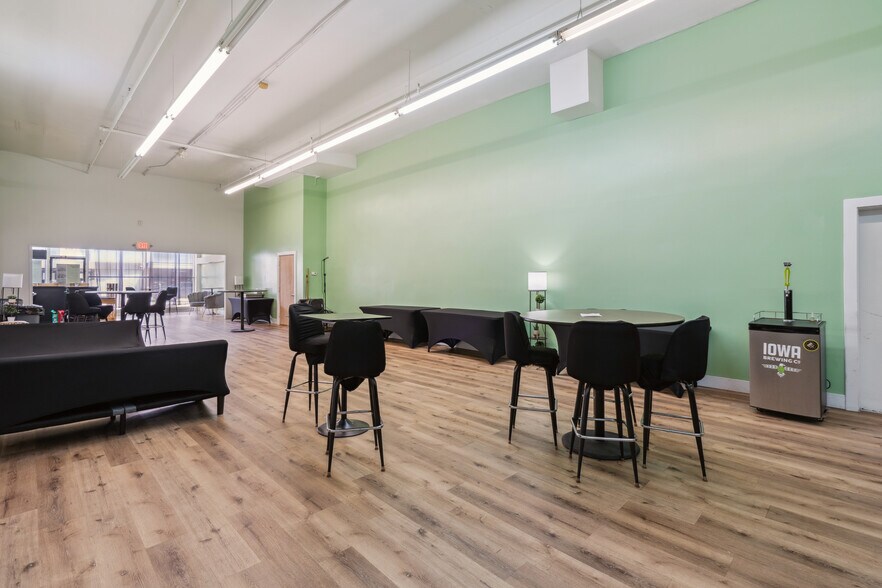 More Photos Of 626-632 Sycamore St, Waterloo Storefront Retail Office For Sale
