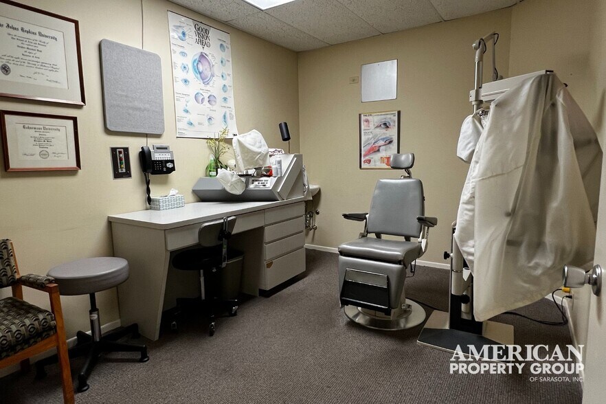 More Photos Of 3920 Bee Ridge Rd, Sarasota Medical For Sale