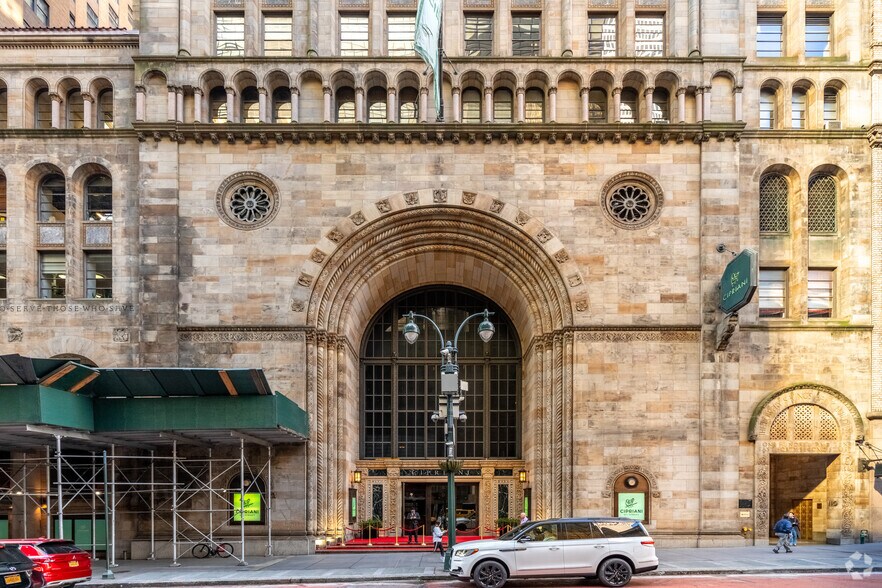 More Photos Of 110 E 42nd St, New York Coworking Space
