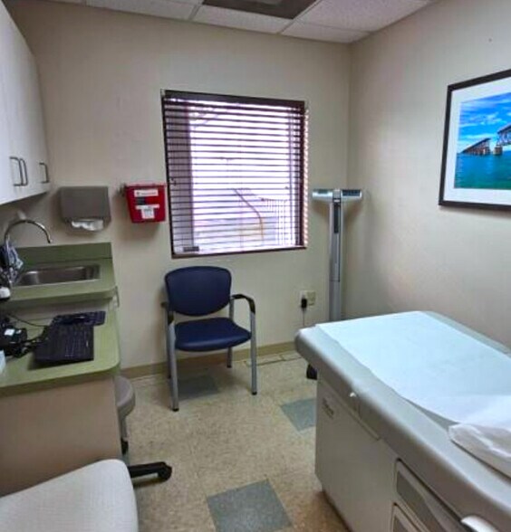 More Photos Of 5701 Overseas Hwy, Marathon Medical For Sale