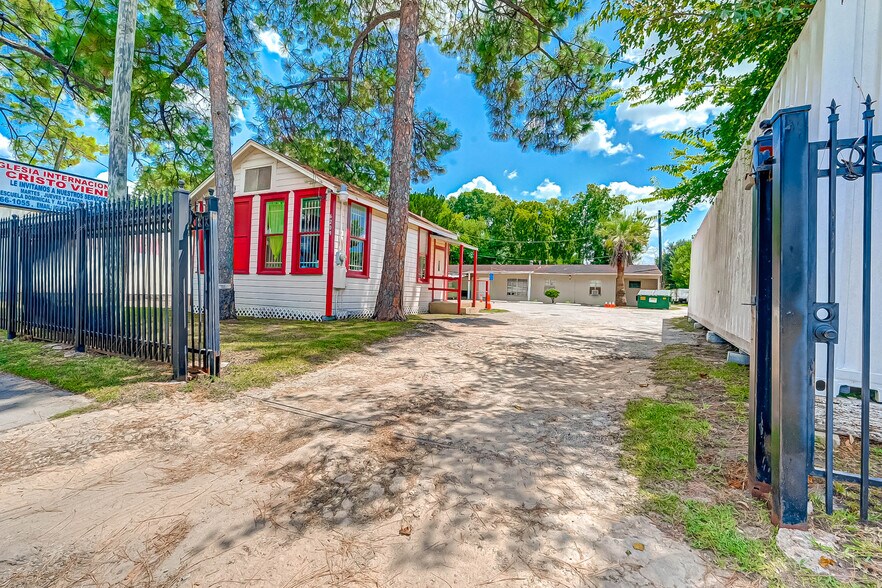 More Photos Of 6209 Skyline Dr, Houston Land For Sale