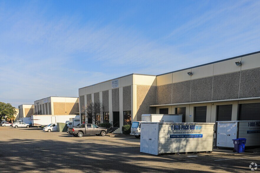 More Photos Of 4750-4760 Goer Dr, North Charleston Warehouse For Lease