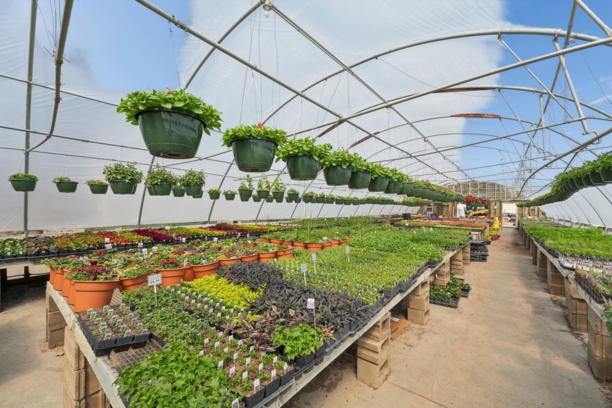 More Photos Of 2900 E 65th St, Inver Grove Heights Garden Center For Sale
