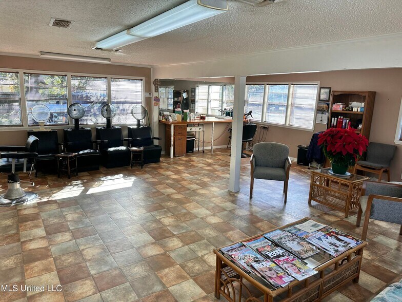 More Photos Of 415 Old Pass Rd, Long Beach Freestanding For Sale