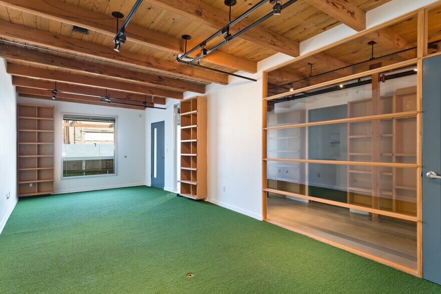 More Photos Of 2917 Santa Monica Blvd, Santa Monica Loft Creative Space For Lease