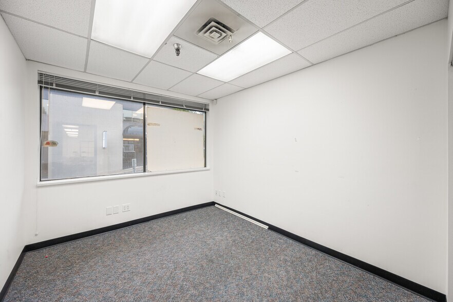 More Photos Of 93 Sixth St, New Westminster Office For Sale