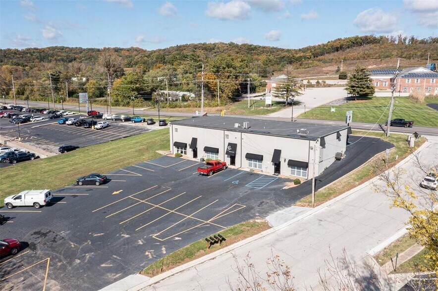 More Photos Of 2300-2314 W Osage St, Pacific Freestanding For Lease