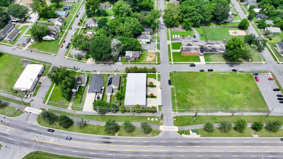 More Photos Of 1112 W 9th St, North Little Rock Warehouse For Sale