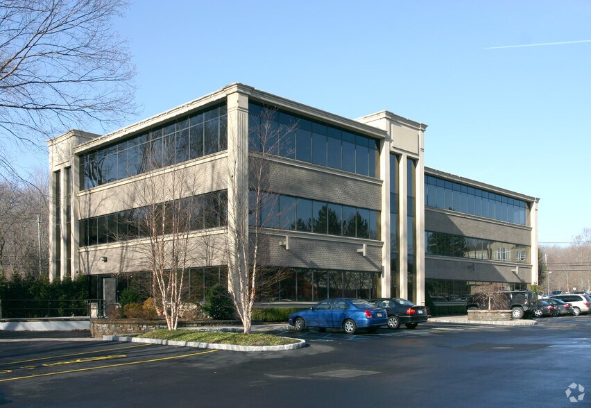 Primary Photo Of 1000 Wyckoff Ave, Mahwah Coworking Space