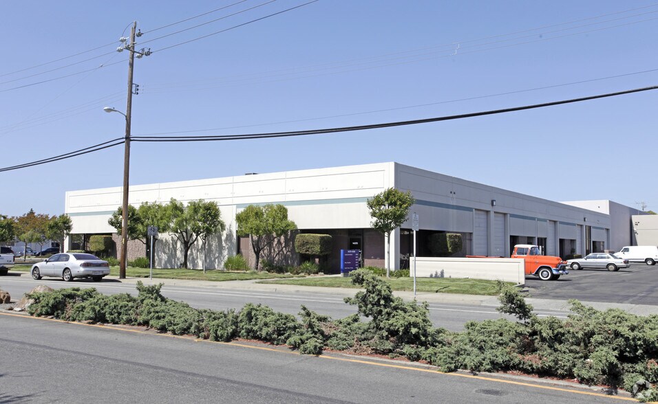More Photos Of 14256-14280 Doolittle Dr, San Leandro Manufacturing For Lease