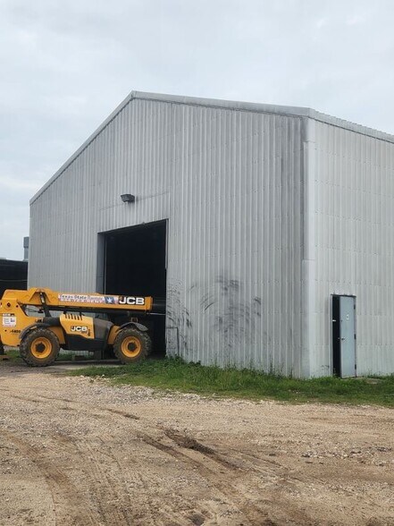 More Photos Of 345 Highway 72, Three Rivers Warehouse For Sale