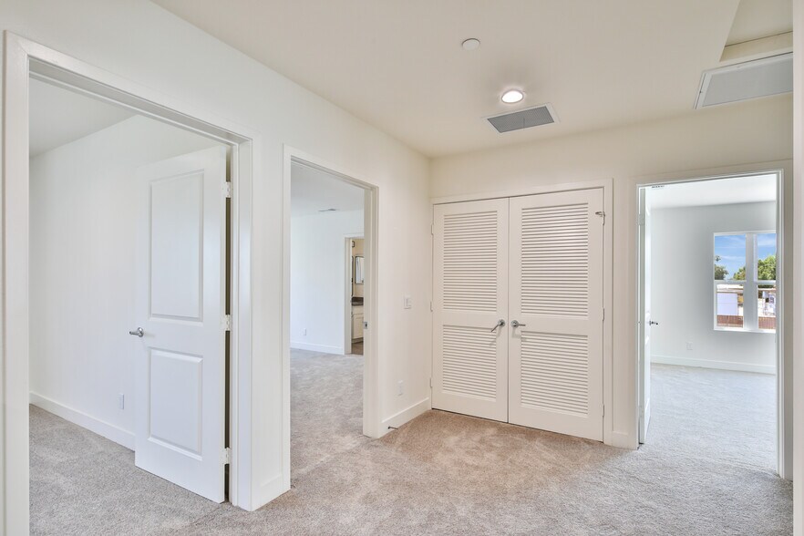 More Photos Of 6836 Whitman Ave, Van Nuys Multifamily For Sale