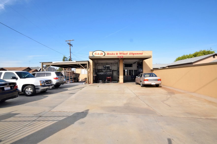 More Photos Of 725 W Gardena Blvd, Gardena Auto Repair For Sale