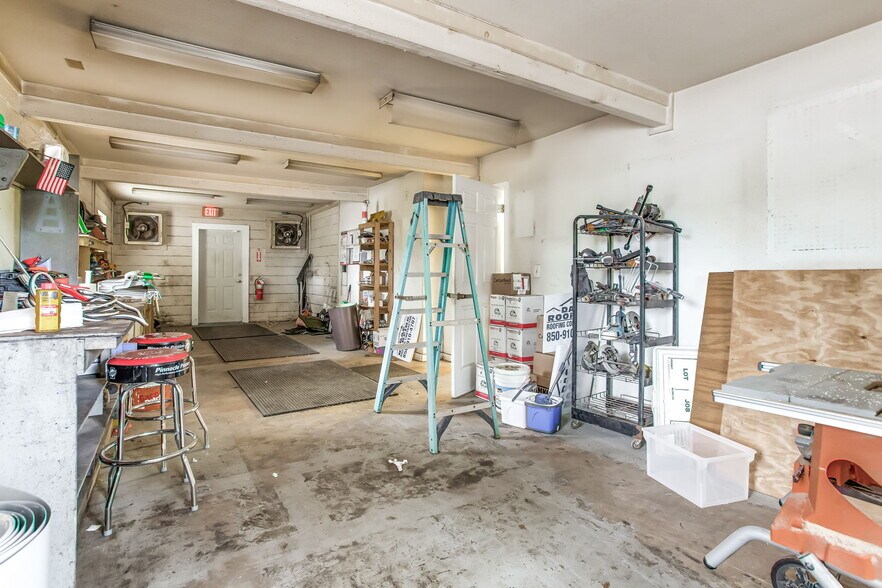 More Photos Of 5421 Stokes St, Milton Office For Sale