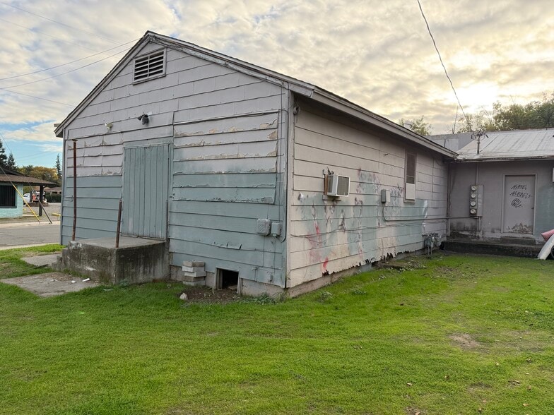 More Photos Of 217 Percy Ave, Yuba City Storefront For Sale