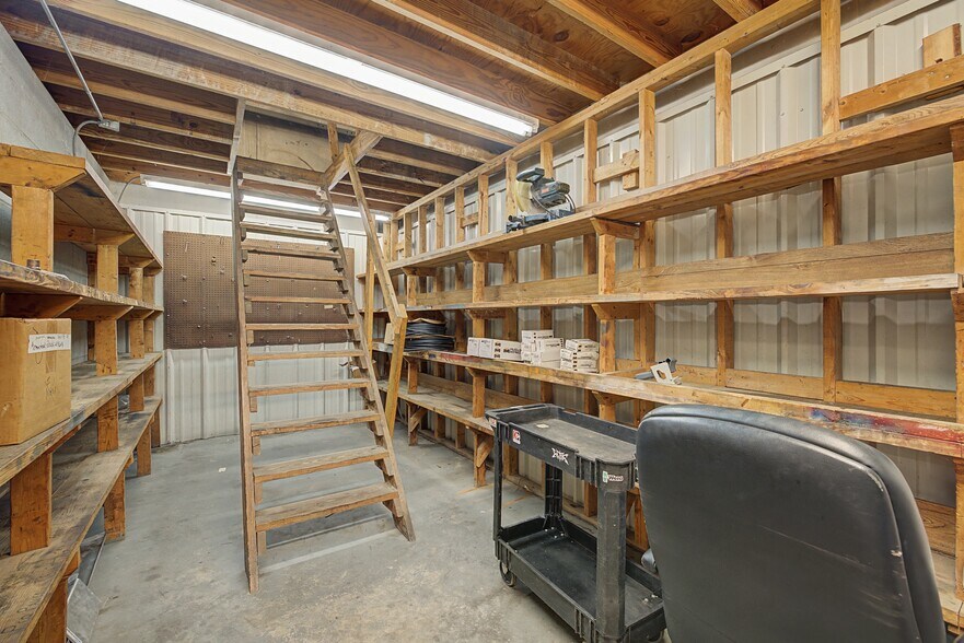 More Photos Of 225 Fiberglass Dr, Mount Juliet Warehouse For Lease
