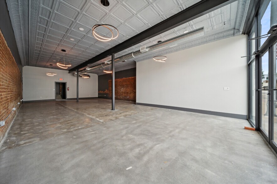 More Photos Of 216 E Rogers Blvd, Skiatook Storefront Retail Office For Sale