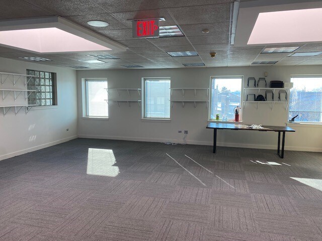 More Photos Of 320-338 Park Ave, Glencoe Office For Lease